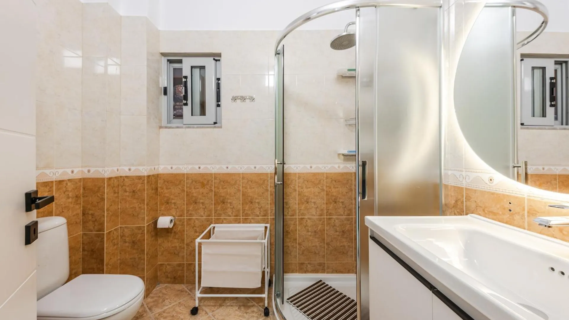 Bliss Apartment By Kondo Stays Vlorë Albánie